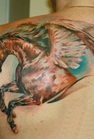 男性肩部漂亮的彩色飞马纹身图案