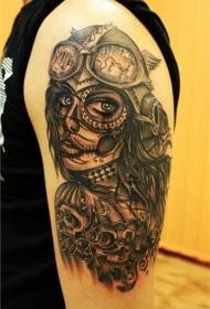 nou patró de tatuatge a la deessa mort a l'espatlla