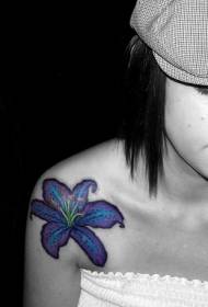 female shoulder aquamarine hibiscus tattoo picture