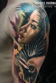 Hihetetlen színes váll nők varjú tetoválás képekkel