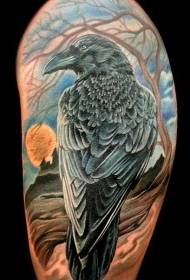 padrão de tatuagem realista corvo escuro ombro
