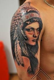 Retrato de color de hombro de un vivo tatuaje de mujer india