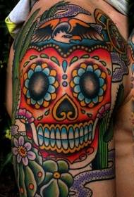 Meksikos iliustracijos stiliaus spalvos kaukolės tatuiruotė