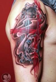 Тајанствени крвави узорак тетоваже у боји рамена