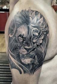 Cabeza de león gris con ombreiro con tatuaxe de loto