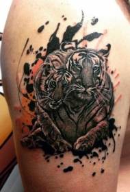 model de tatuaj în formă de acuarelă romantică două tigre