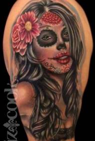 Tatuaggio del ritratto delle donne della spalla colorato stile tradizionale del Messico
