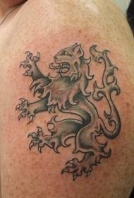 muško rame Roaring lav tattoo pattern