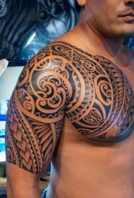 skulderhellig polynesisk tatoveringsmønster