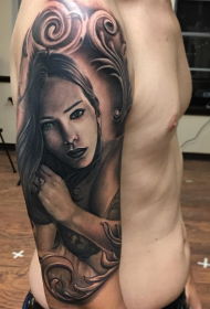 rameno černá hnědá žena portrét tetování vzor