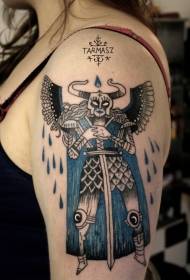 женски борац у боји рамена са сликом тетоваже мачем