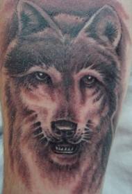 Татуировка на плечо коричневая голова волка