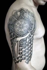 lalaki balikat semi-geometric semi-pandekorasyon pattern ng tattoo