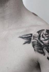 肩の黒灰色のスケッチスタイルの大きなバラのタトゥーパターン