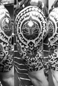 Patrón de tatuaxe tótem de estilo negro polinesia grande