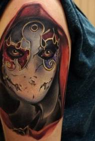 Un brazo grande ornado pintado misterioso patrón de tatuaxe de home enmascarado