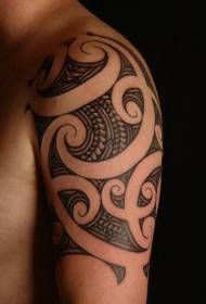Schouder Polynesische totem tattoo patroon