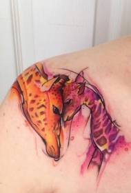 Spalla stile acquerello giraffa madre e piccolo modello del tatuaggio del bambino