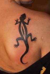 Back black crawling lizard personality tattoo pattern