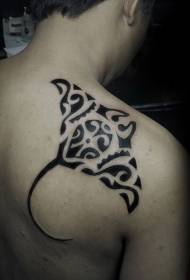 Ang yano nga itom ug puti nga tribal totem squid tattoo pattern sa abaga