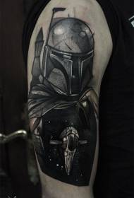 Armadura negra de gran brazo con tatuaxe estrellada