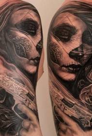 Lielā roka, meksikānis, tradicionāls, stils, melns, sieviete, pistole, tetovējums, pattern