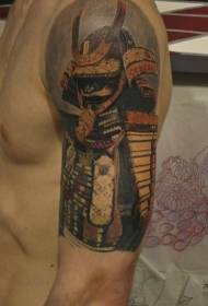 Patrón de tatuaje de Samurai japonés de color de brazo grande