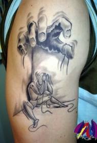 Groot arm eenvoudige swart hand met menslike tatoeëring