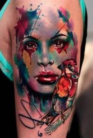 Akvarel stil stor arm kvindelig portræt og fugl tatovering mønster