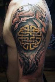 Ingalo ye-Arm ye-celtic knot tattoo