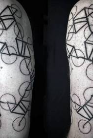 Голема црна минималистичка шема за тетоважа на велосипеди
