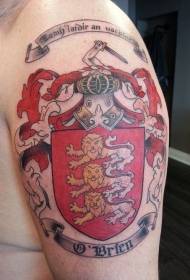 Šareni obiteljski moto štit i lav tetovaža uzorak