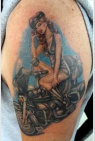 Model de tatuaj fată de motocicletă de culoare braț mare