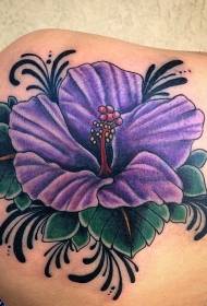 Tatuaje de tatuaje de hibisco púrpura enorme en la parte posterior