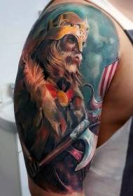 Fantastisk medeltida krigare med stor arm med tatueringsmönster för yxa och skepp