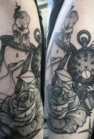 Grappig zwart grijs zandloper klok kaars en bloem tattoo patroon
