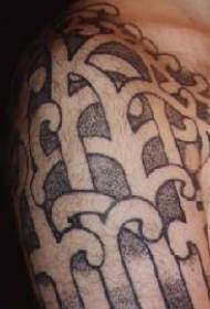 Celtic knot totem tattoo pattern