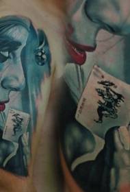 Χέρι τρομακτικό ζόμπι κλόουν με σχέδιο τατουάζ πόκερ
