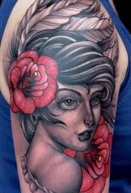 Brazo grande old school color flores y mujer retrato tatuaje patrón