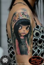 Голема боја на раката големи очи девојка тетоважа шема