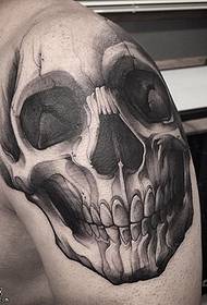 3D big skull tattoo pattern on the shoulder