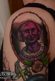 Axel, europeisk och amerikansk stil klassisk porträtt tatuering mönster