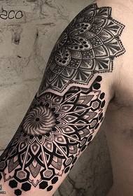 Shoulder traditional vanilla totem tattoo pattern