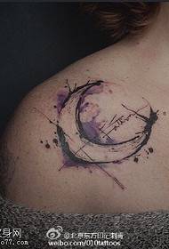 肩膀水墨的月亮纹身图案