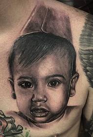 肩部的小宝贝纹身图案
