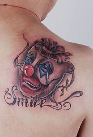 Teardrop clown schouder tattoo patroon