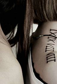 Test i tatuazhuar me shpatulla romake për motrat