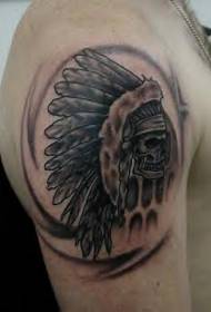 Patrón de tatuaje de brazo grande cráneo pluma corona