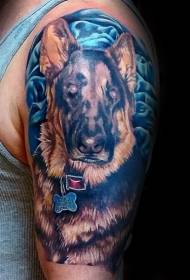 Big model i tatuazhit të qenit të ngjyrave të qenit të portretit