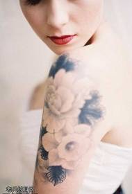 Sorbalda daffodil tatuaje eredua